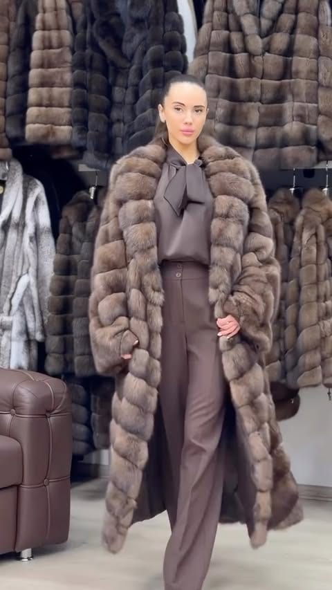 Diamond collection 

Неймовірна шуба з хутра Баргузинського Соболя

Lavander 
Silver 4
135 см

*Також блуза у кольорі шоколад, та брючний костюм в наявності @marimir_ua 

🔝KASTORIA - перший в Україні офіційний член асоц