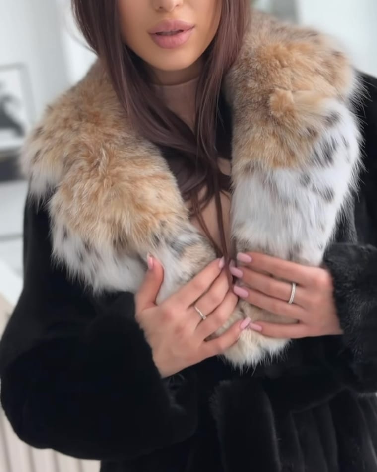 Premium collection ❤️

Неймовірна шуба халатного крою з хутра норки🌸
Поєднання з шикарним англійським коміром з хутра рисі💎

Найвища якість норки BlackGlama💋

Виробник Греція 🇬🇷 

🔝KASTORIA - перший в Україні офіці